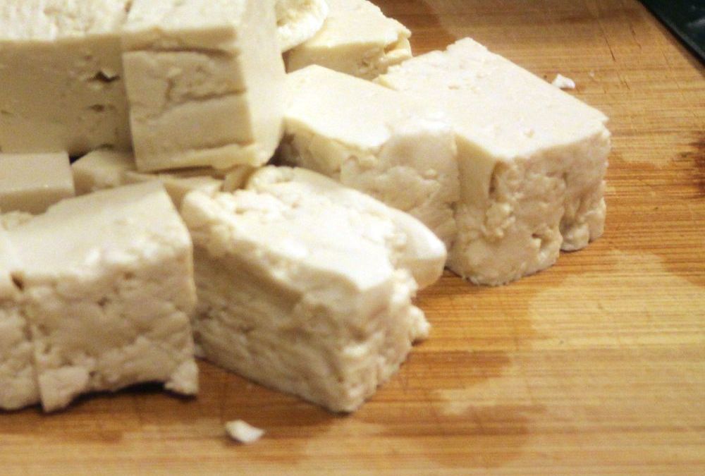 Tofu gehört zu den niedrig Fodmap Nahrungsmitteln, aber….