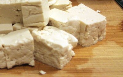Tofu gehört zu den niedrig Fodmap Nahrungsmitteln, aber….