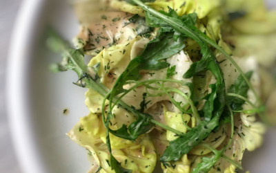 Salatsoße mit laktosefreier Sahne und Senf